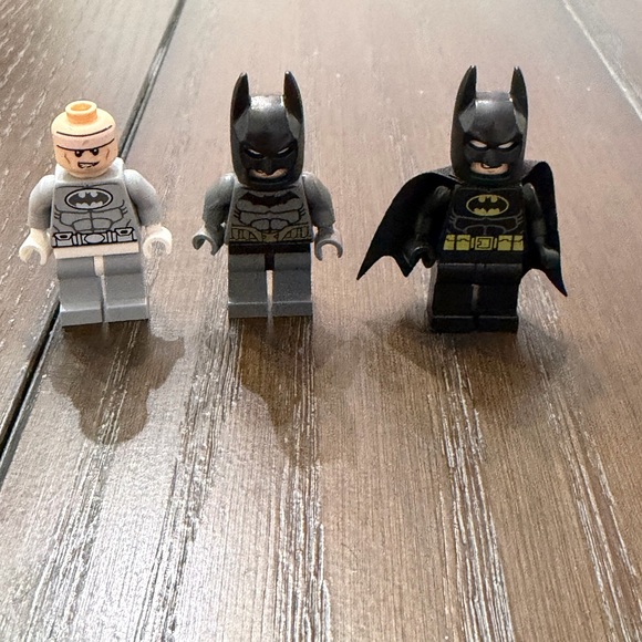 LEGO Batman Minifigures Lot of 3 Super Heroes Batcave Assortment - Picture 1 of 3